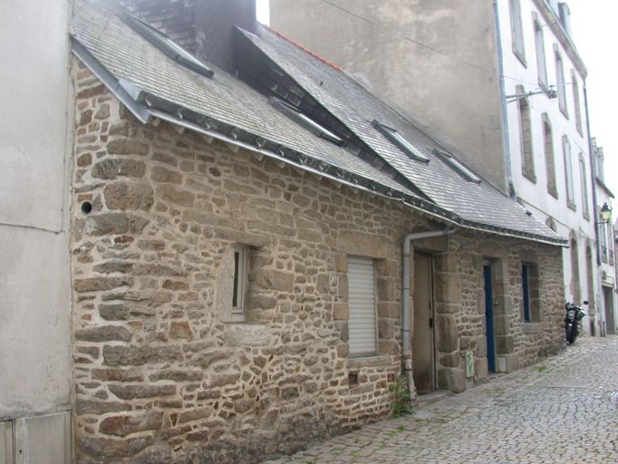 Vue générale sur la rue de la petite Garenne.