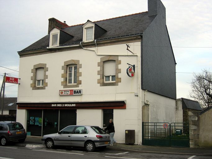 Vue générale sur rue.