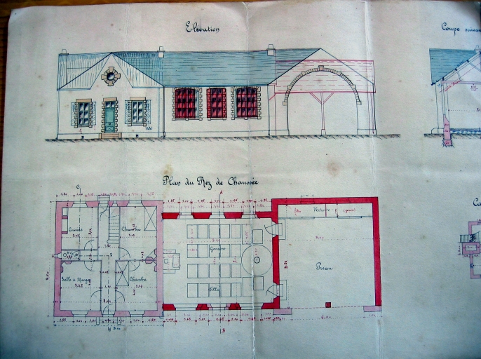 Construction d'une école mixte à Locoal : plan du rez-de-chaussée, élévation, modifié en bleu après délibération en 1910, puis modifié en rouge après délibération en 1911, vu et approuvé en 1912, signé Jasseron Fils ; Construction d'une école mixte à Locoal : plan du rez-de-chaussée, élévation, modifié en bleu après délibération en 1910, puis modifié en rouge après délibération en 1911, vu et approuvé en 1912, signé Jasseron Fils
