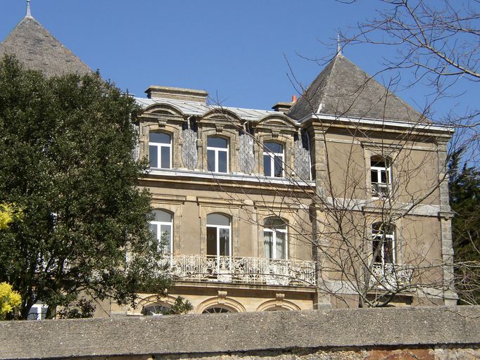 Vue générale du château de Bot-Spernen