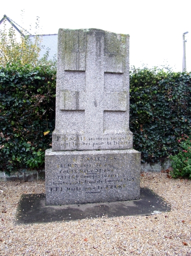Vue générale ; Saint-Jacut-de-la-Mer, monument commémoratif (3ème quart du 20ème siècle)