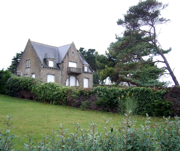 Vue générale ; Saint-Jacut-de-la-Mer, la Houle-Causseul. Maison de villégiature (2ème quart du 20ème siècle)