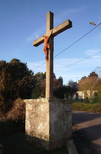 Vue générale ; Saint-Jacut-de-la-Mer, le Châtelet. Croix de chemin (1er quart du 19ème siècle et 2ème quart du 20ème siècle)