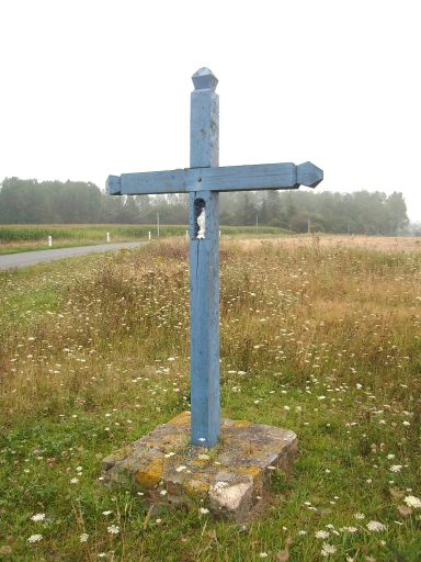 Vue générale ; Créhen, croix de chemin (20ème siècle)
