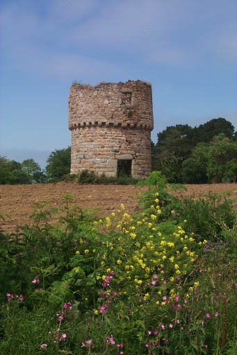 Ploubazlanec, Goperec. Ancien moulin à vent (1762)