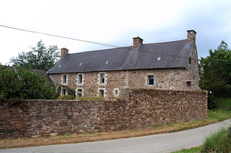 Vue générale ; Ploubazlanec, Kervren Huellan. Ferme (18e siècle ; 1ère moitié du 19e siècle)