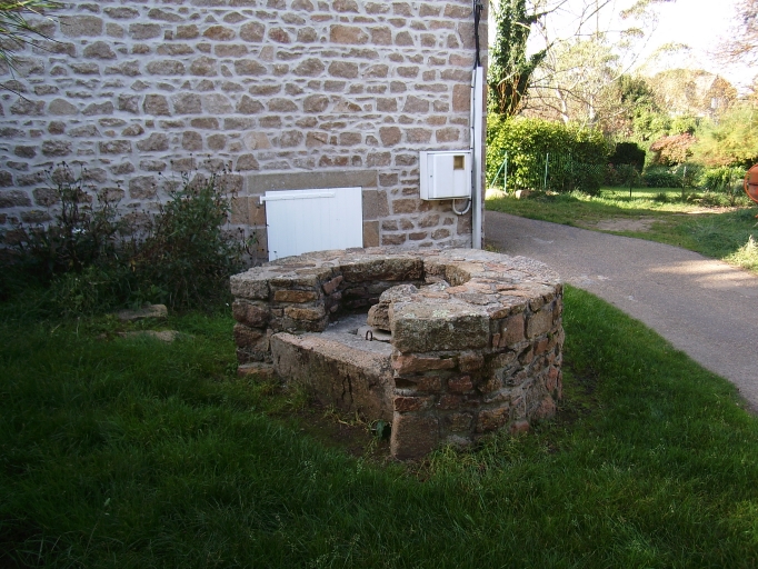 Vue générale ; Bréhat, Quille-Boeuf. Puits