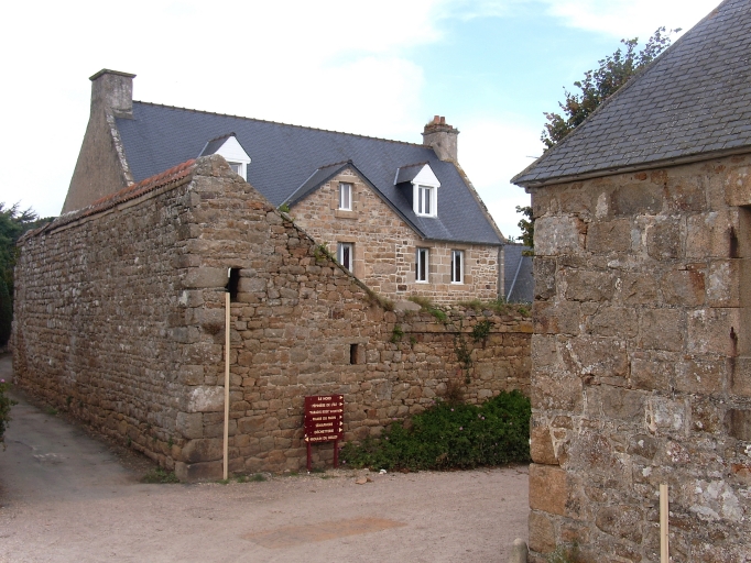 Vue générale (façade antérieure) ; Ile-de-Bréhat, Kermiquel. Maison (2ème moitié du 18ème siècle)