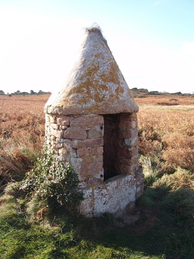 Vue générale ; Bréhat, Kerrien. Puits