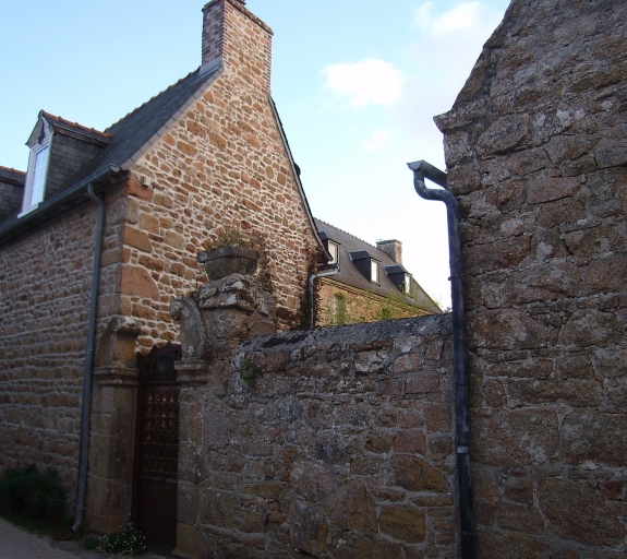 Vue générale depuis l'entrée ; Ile-de-Bréhat, Crec'h-Briand. Maison dite Bel-Air (1749)