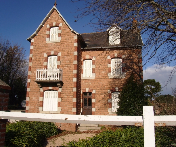 Vue générale ; Ile-de-Bréhat, Crouezen. Maison (1er quart du 20ème siècle)