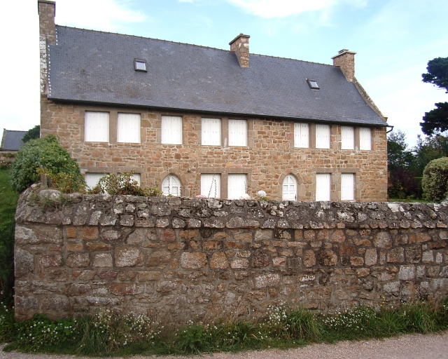 Vue générale (façade antérieure)