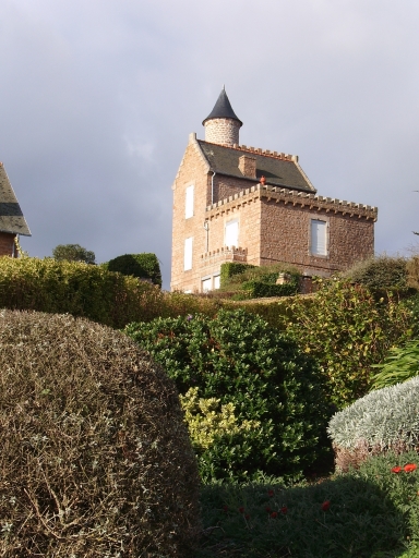 Vue générale ; Ile-de-Bréhat, le Guerzido. Maison de villégiature (vers 1900)