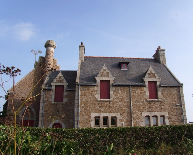 Vue générale ; Ile-de-Bréhat, Crec'h-Simon. Maison de villégiature dite maison du Prince Murat (vers 1900)