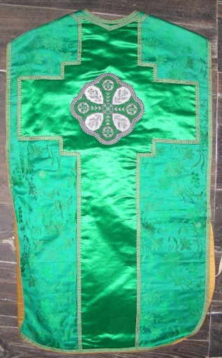 Vue générale : chasuble