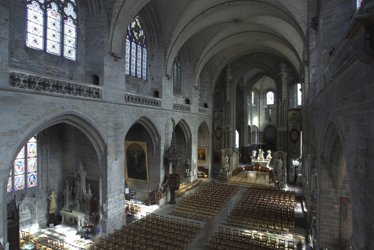 Vue intérieure vers l'est prise de la tribune