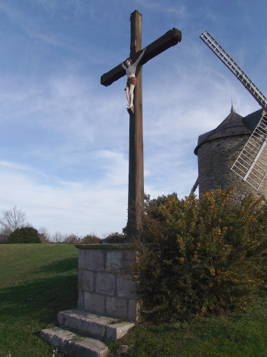 Vue générale ; Lancieux, la Buglais. Croix de chemin (19ème et 20ème siècles)