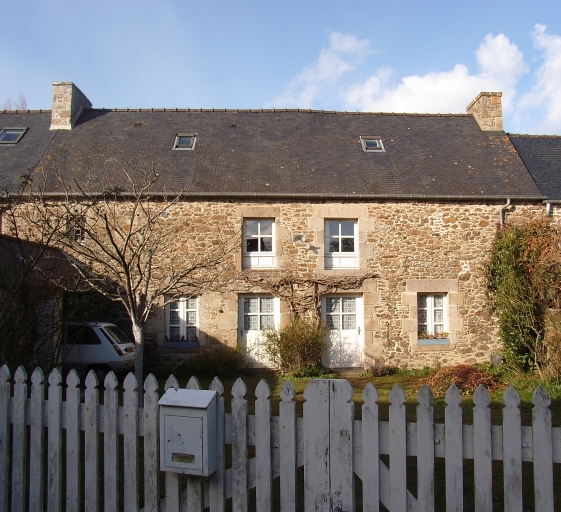 Vue générale ; Lancieux, la Prévôtais. Maison (2ème moitié du 18ème siècle)