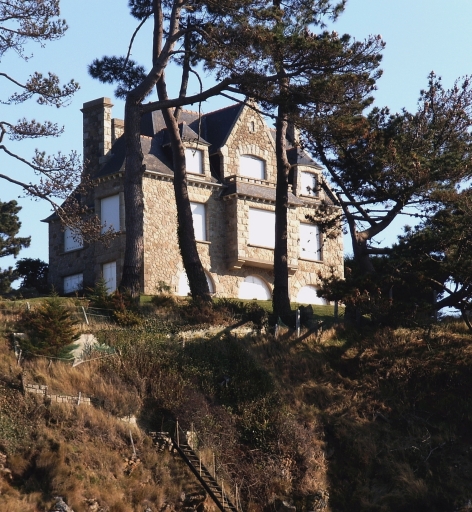 Vue générale ; Lancieux, l'Islet. Maison de style régionaliste (2ème quart du 20ème siècle)