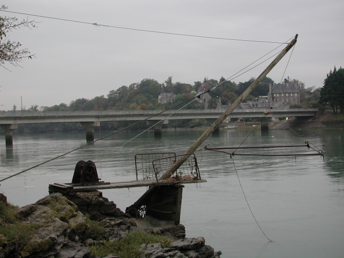 Vue du dernier carrelet sur la rive gauche de l'Arguenon, en amont du pont 