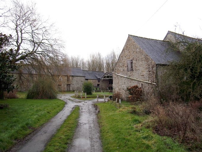 Vue générale depuis l'entrée ; Trégon, Launay-Trégon. Ferme (18ème siècle ?, 2ème moitié 19ème siècle)