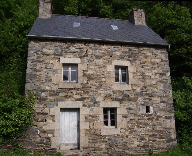 Vue générale ; Plouguiel, le Guindy. Maison (4ème quart du 19ème siècle)