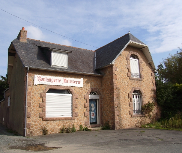 Vue générale ; Penvénan, Port-Blanc. Magasin de commerce (1ère moitié du 20ème siècle)