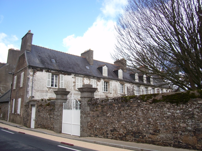 Vue générale ; Pordic, le bourg. Maison (1ère moitié du 19ème siècle)