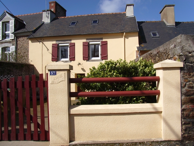 Maison dite Bonne Nouvelle, 37 rue Duguay-Trouin, la Ville-Louais (Pordic)
