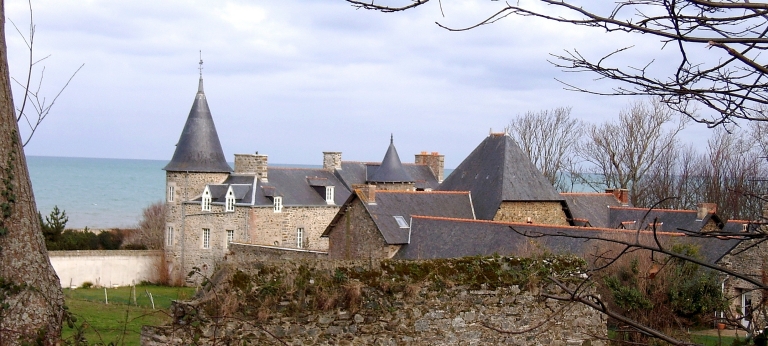 Vue générale ; Plérin, les Rosaires. Le manoir des Rosaires (18ème siècle ?, 1er quart du 20ème siècle)