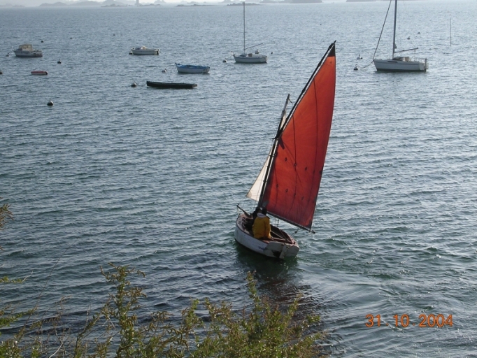 Vue du 'Solitaire', en navigation, avant sa restauration, 2004