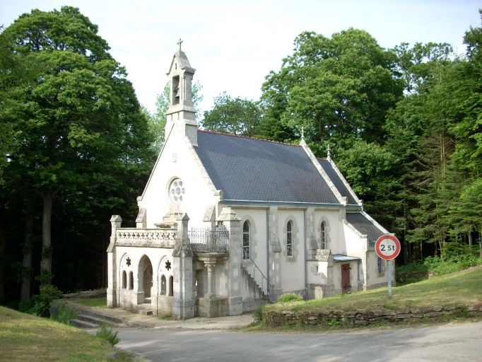 Plonéis, chapelle Sainte-Anne : vue générale sud-ouest