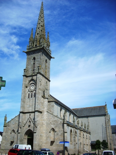 Église paroissiale vue du sud-ouest (état en 2008)