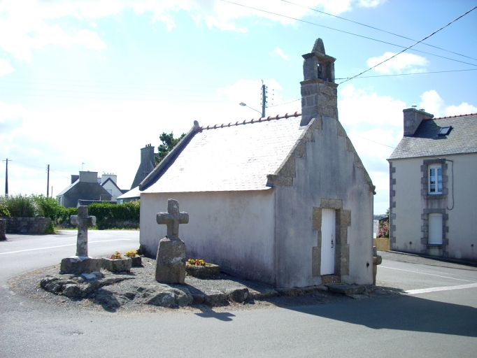 Kerlouan, chapelle Notre-Dame du Croazou : vue générale nord-ouest