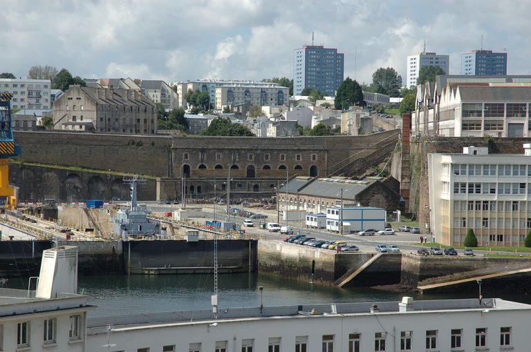 "Levée de Pontaniou et édifice logistique et de stockage dit ""Bâtiment aux Lions"", rue de Pontaniou - arsenal (Brest)"