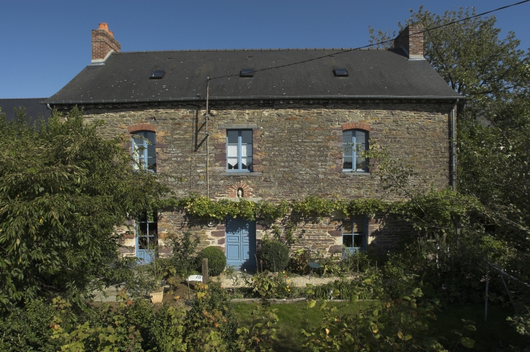 Ancienne école publique, 14 rue de l'ancienne mairie (Bourgbarré) ; Architecture publique ou collective sur la commune de Bourgbarré