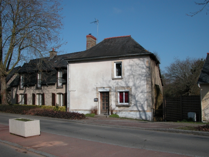 Vue générale ; Un type particulier, le pavillon, 7 route de Nantes