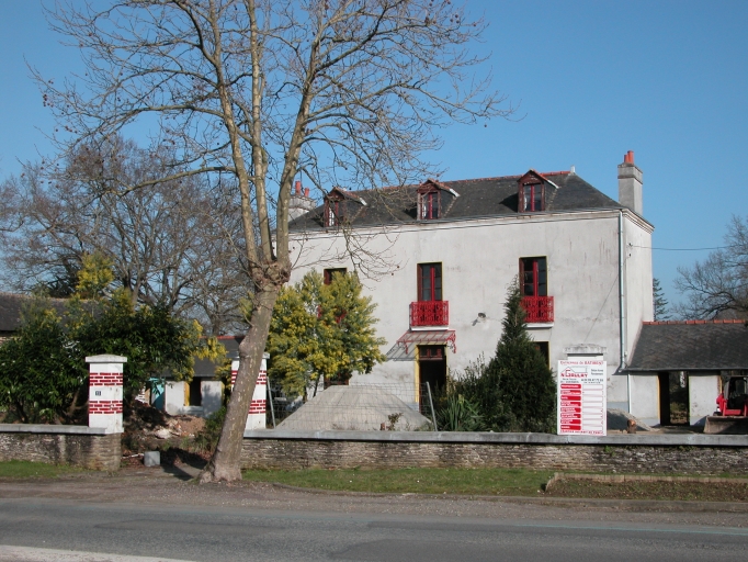Vue générale ; Maison de type ternaire, 'Château Cochard', route de Nantes