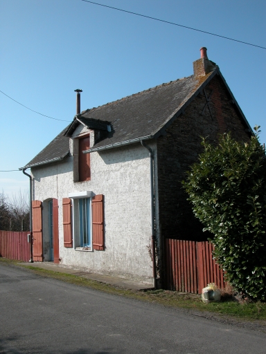 Vue générale ; Maison élémentaire à une pièce, Luzard