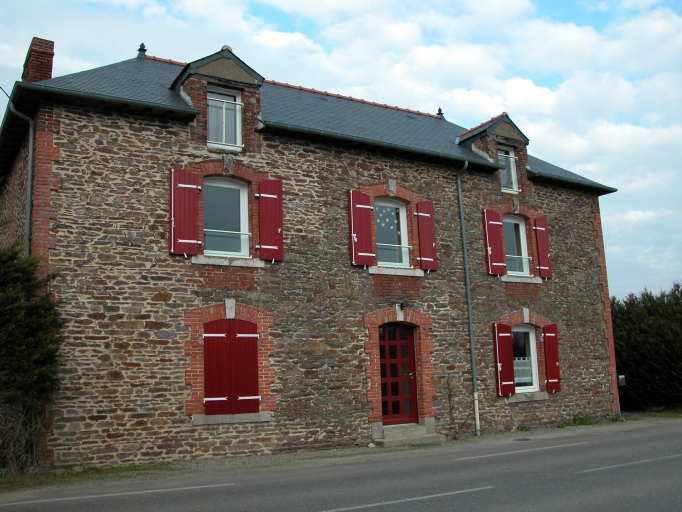 Vue générale ; Maison de type ternaire, Le Pont Mahaud