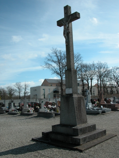 Vue générale ; Vue générale ; Croix du cimetière 