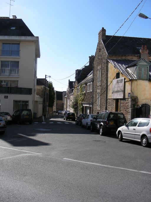 Vue générale de la partie basse (est) de la rue