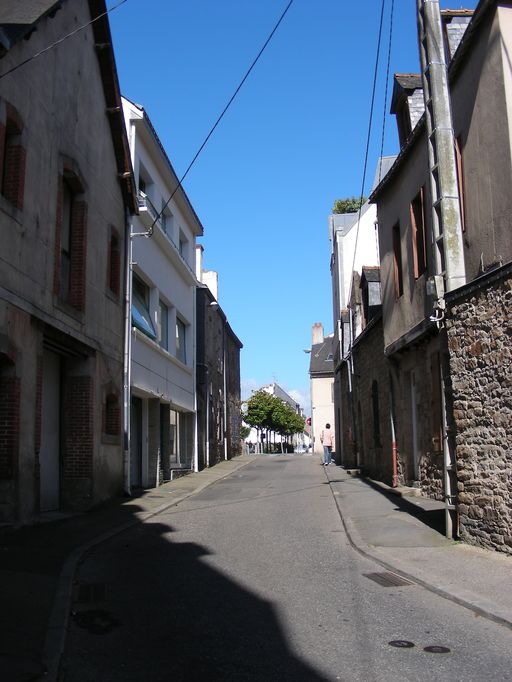 Vue de la rue du Pot d'Etain vers l'ouest. ; Vue de la rue du Pot d'étain vers l'ouest