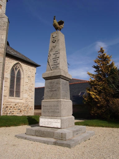 Vue générale ; Kerbors, le bourg. Le monument aux morts de la Grande Guerre par le sculpteur Yves Le meur (1921) ; Kerbors, le bourg. Monument aux morts de la Première Guerre mondiale en forme d'obélisque, par le sculpteur Yves Le Meur (1921)