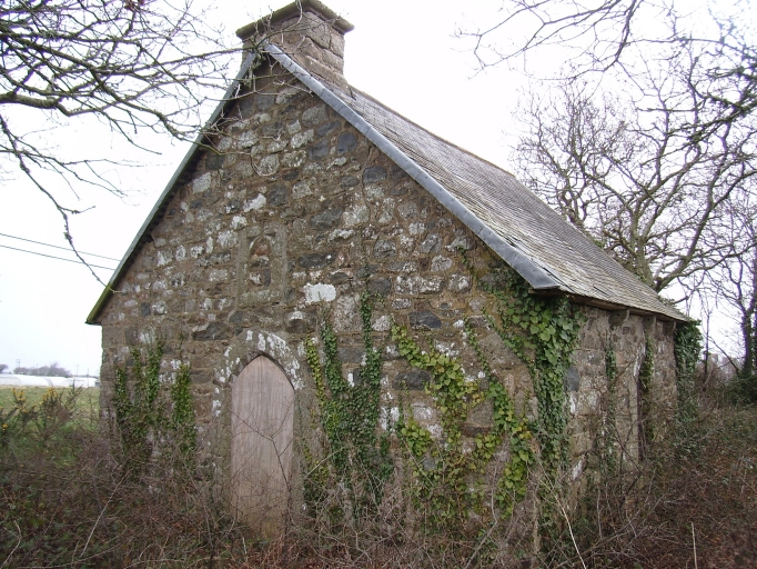 Vue générale ; Kerbors, la chapelle Saint-Aubin (1752)