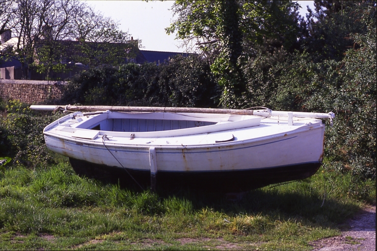 Vue générale de la coque en 1991 (inventaire du patrimoine naval)