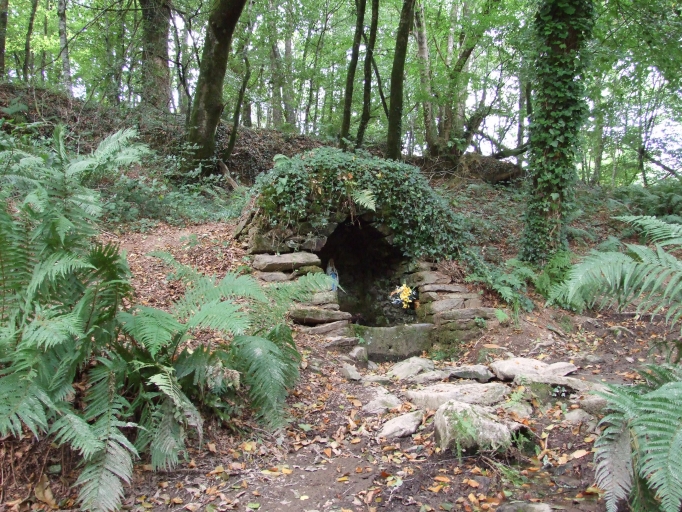 Feunteun nevez, 19e siècle. Vue générale ; Vue générale ; Fontaine de dévotion dite Feunteun nevez. Vue générale