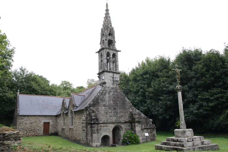 Vue générale nord-ouest ; Chapelle de la Madeleine : vue générale nord-est et croix