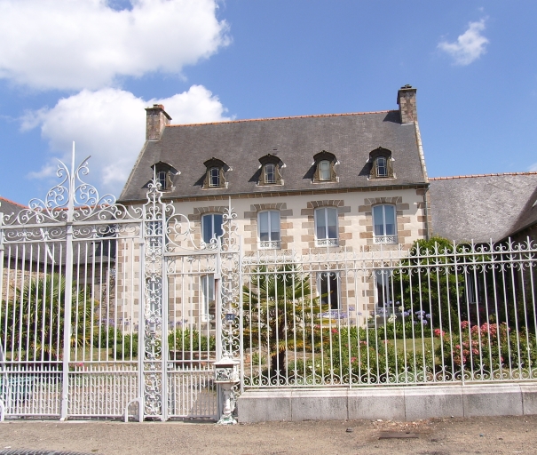 Vue générale ; Paimpol, le port. Maison d'armateur (milieu du 18ème siècle)