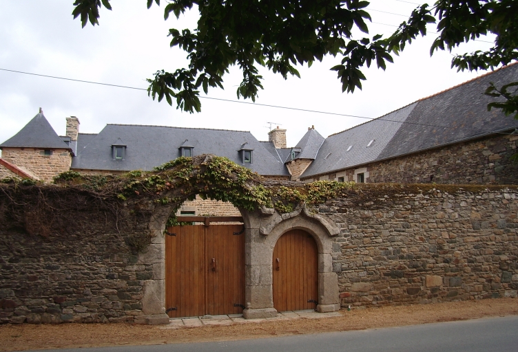 Vue générale ; Paimpol, Kervizic. Ancienne ferme (4ème quart du 18ème siècle)